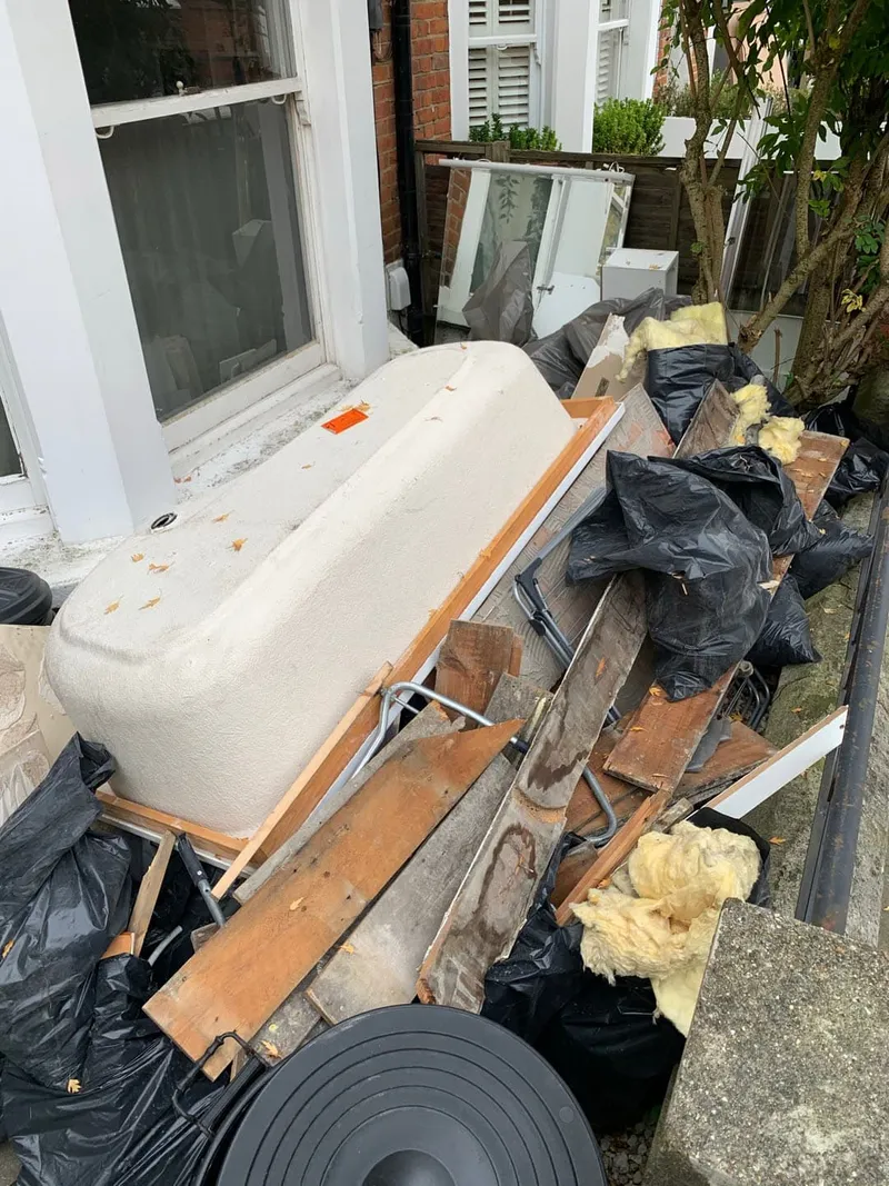 bathroom refurbishment waste collected for £100