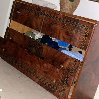 CR0 Croydon 1 drawer 3 shelves 1 kids bed, £50, as an example of how to dispose of rubbish in croydon