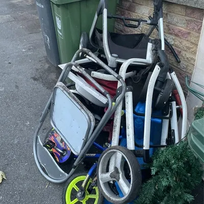 se13 strollers and kids bike disposal £40 as an example of how to dispose of rubbish in Lewisham